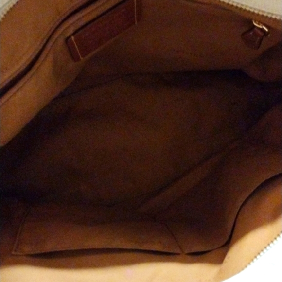 ๐ฅฐ๐ COACH City Carriage Tote Purse - Picture 5 of 10